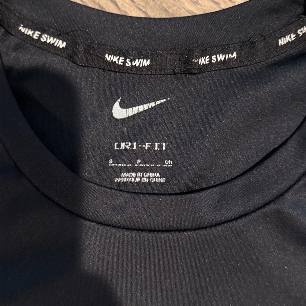 Men’s Nike Swim Black Dri-FIT T-Shirt UPF40 Sz S - Picture 2 of 4